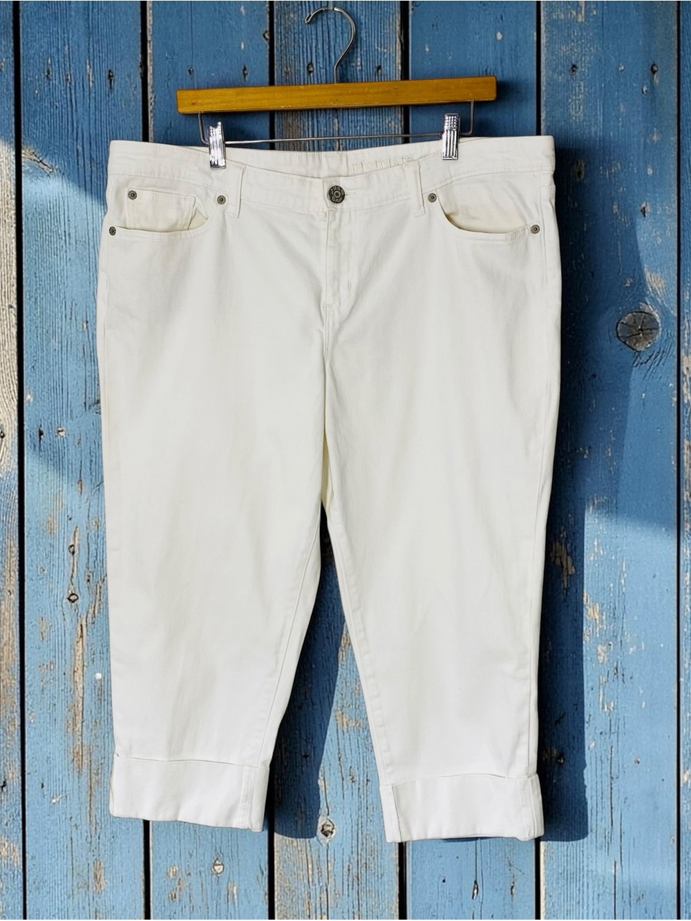 GAP Rolled Cuff Capri Jeans